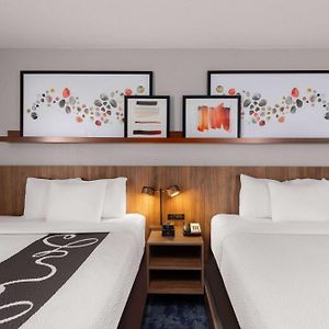 Queen Room Two Queen Beds